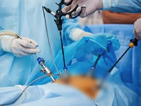 Người phụ nữ phải cắt bỏ túi mật từ triệu chứng buồn nôn, đau bụng