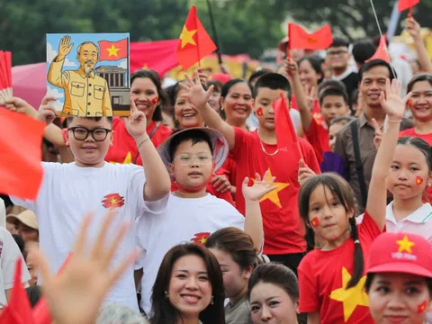 Chùm ảnh: Không khí trước giờ hợp luyện diễu binh, diễu hành tại Quảng trường Ba Đình