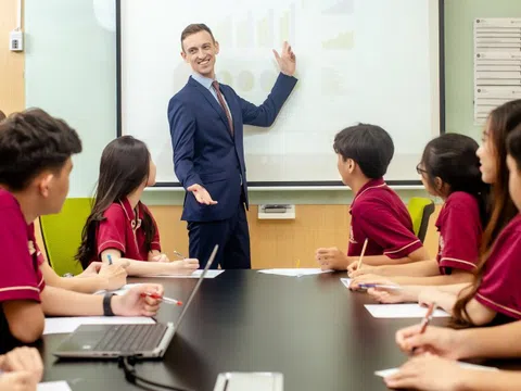 Từ 25/9 áp dụng quy định mới về dạy và học bằng tiếng nước ngoài