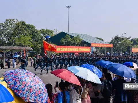 Hà Nội miễn phí nước uống và bánh cho nhân dân xem diễu binh 2/9