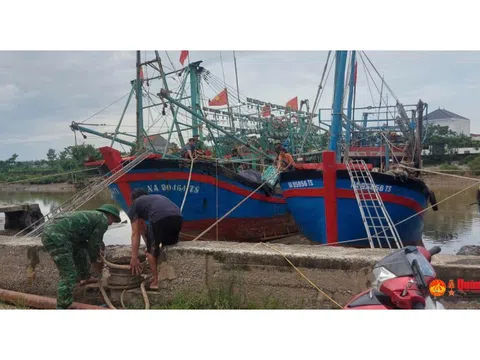 Thủ tướng lập Ban Chỉ đạo tiền phương, chủ trì cuộc họp ứng phó bão số 5 tại Nghệ An