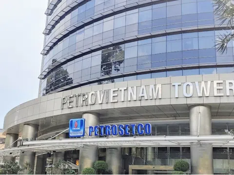 Petrosetco (PET): Lãnh đạo cấp cao đồng loạt thoái sạch vốn, cổ đông lớn cũng bán ra