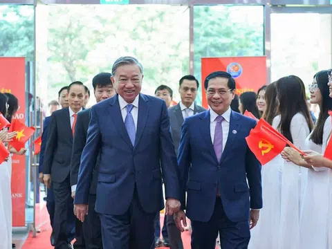 Tổng Bí thư Tô Lâm: Ngoại giao thắp sáng niềm tin về một thế giới hòa bình, hợp tác và phát triển