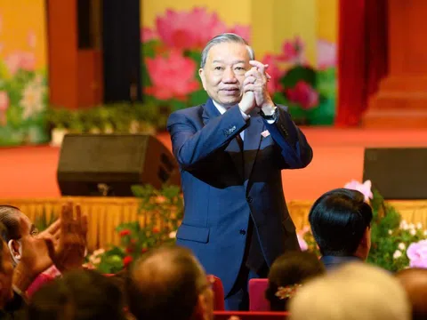 Bày tỏ lòng biết ơn sâu sắc đối với các thế hệ đại biểu Quốc hội qua các thời kỳ