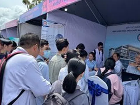 Ngày hội việc làm mở rộng cơ hội, củng cố nguồn nhân lực y tế cơ sở