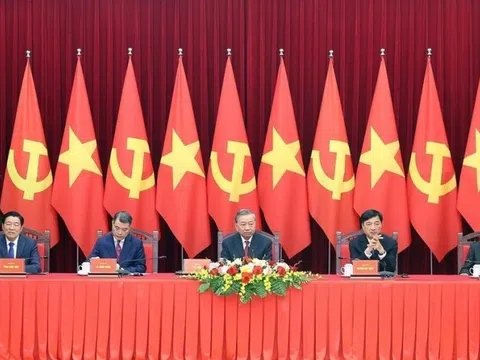 Tổng Bí thư tiếp lãnh đạo các chính đảng trên thế giới đến dự lễ A80