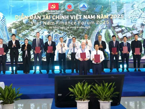 Định vị trung tâm tài chính quốc tế: TPHCM là 'đầu tàu thanh khoản', Đà Nẵng là 'cánh tay nối dài'