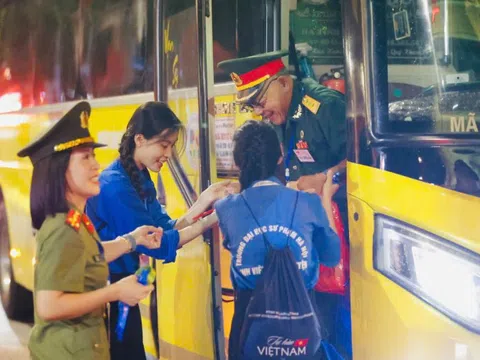 Sức trẻ tình nguyện đồng hành cùng Lễ kỷ niệm diễu binh, diễu hành A80