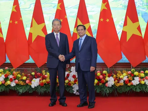 Thủ tướng Phạm Minh Chính hội kiến Ủy viên trưởng Nhân đại Toàn quốc Trung Quốc