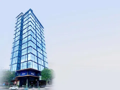 Chứng khoán HSC (HCM): Lãnh đạo đăng ký mua hàng triệu cổ phiếu, cổ đông Nhà nước bán 'ế' quyền mua