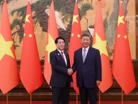 Chủ tịch nước Lương Cường hội đàm với Tổng Bí thư, Chủ tịch nước Trung Quốc Tập Cận Bình