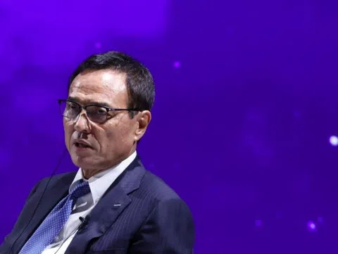 CEO của Suntory Holdings từ chức sau cáo buộc sử dụng chất cấm