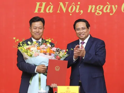 Thủ tướng trao quyết định bổ nhiệm lãnh đạo 8 bộ, cơ quan