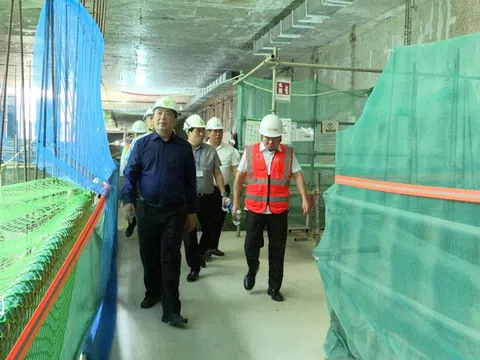 Bộ trưởng Bộ Xây dựng kiểm tra ga ngầm tuyến metro Nhổn – ga Hà Nội, yêu cầu đẩy nhanh tiến độ
