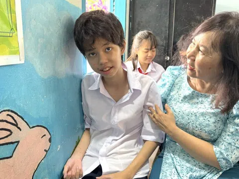 Thắp sáng tương lai cho những trẻ em kém may mắn trong năm học mới