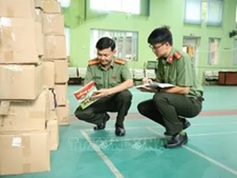 Bắt ba đối tượng sản xuất, buôn bán sách giáo khoa giả