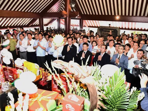 Trang trọng Lễ dâng hương tưởng niệm 56 năm ngày mất Chủ tịch Hồ Chí Minh