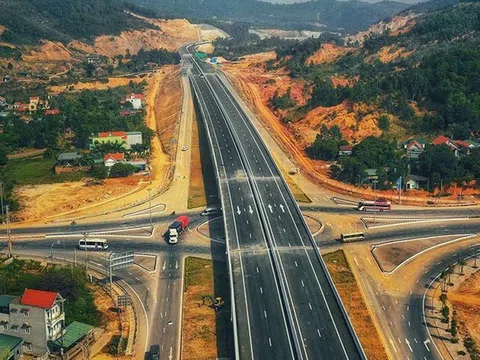 Thủ tướng biểu dương nỗ lực thi công các công trình trọng điểm Quốc gia