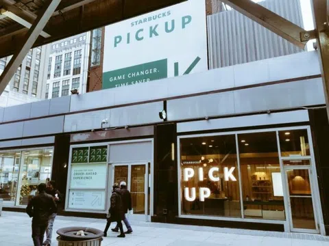 Cú 'đại phẫu' lớn nhất lịch sử Starbucks: 200.000 nhân viên được huấn luyện lại, quyết tâm lấy lại 'trải nghiệm con người'