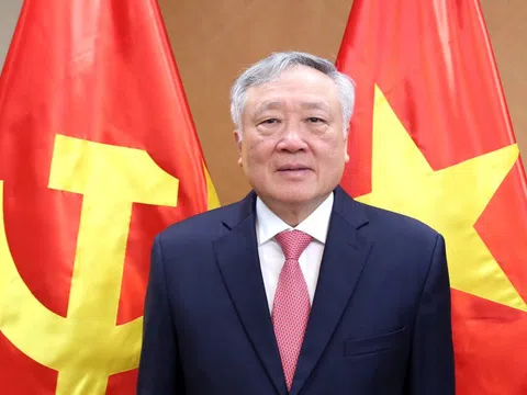 Phó Thủ tướng Thường trực Chính phủ Nguyễn Hòa Bình lên đường thăm làm việc tại UAE và Đức