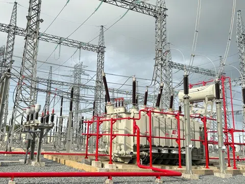 Đóng điện thành công trạm biến áp 220 kV Vũng Áng