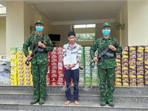 Bộ đội Biên phòng Đồng Nai bắt quả tang ô tô vận chuyển 350 kg pháo nổ