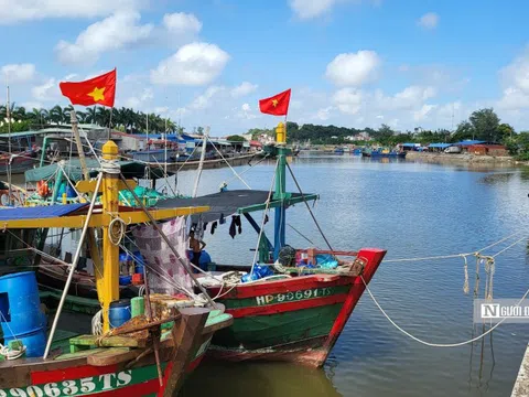 Chủ động cấm biển sớm, kiểm soát chặt phương tiện trước bão số 10