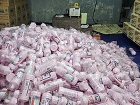 TP Hồ Chí Minh: Triệt phá đường dây sản xuất, buôn bán hàng giả nhãn hiệu nước tẩy O.K
