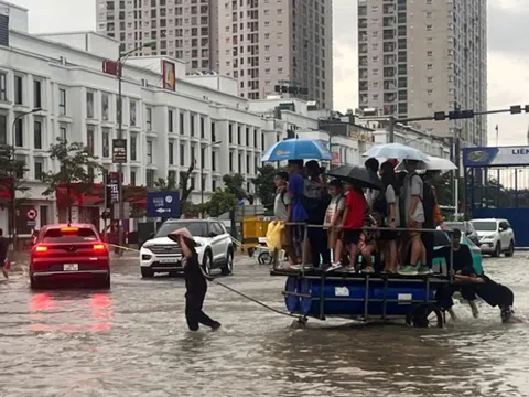 Hà Nội cho học sinh nghỉ học ngày 1/10 do mưa lớn kéo dài