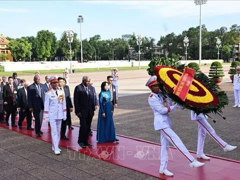 Chủ tịch Quốc hội Cuba vào Lăng viếng Chủ tịch Hồ Chí Minh