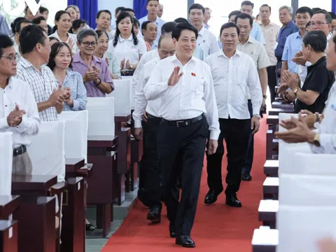 Chủ tịch nước Lương Cường tiếp xúc cử tri TPHCM
