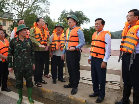 Phó Thủ tướng Mai Văn Chính kiểm tra công tác phòng, chống mưa lũ tại xã Chiêm Hóa, Tuyên Quang