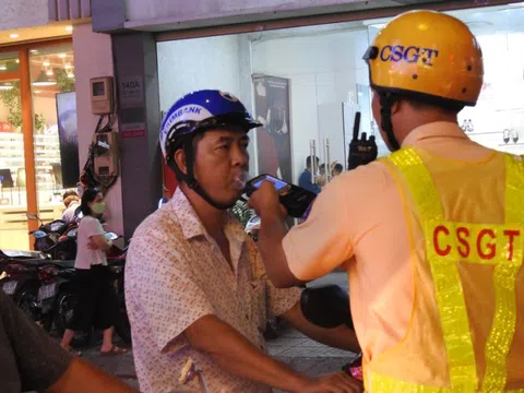 Không chỉ nộp phạt tiền, người vi phạm giao thông sắp phải… dọn vệ sinh công cộng