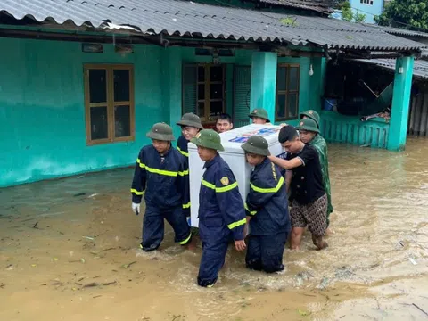 Tuyệt đối không để học sinh vùng ảnh hưởng bão lũ bị thiếu trường, người dân không có chỗ ở, thiếu ăn