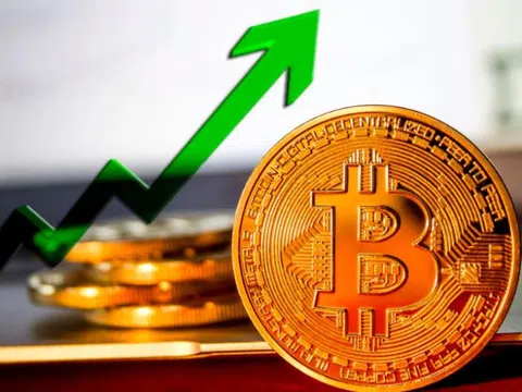 Bitcoin tăng dựng đứng, vượt mốc 123.000 USD/BTC