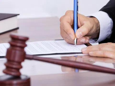 Cổ phiếu LBE 'bất động', Thương mại và Dịch vụ LVA nhận loạt án phạt từ UBCKNN