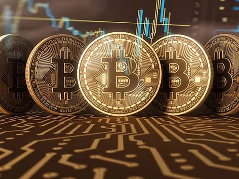 Sau tuyên bố 'đòn' thuế với Trung Quốc, giá đồng Bitcoin giảm mạnh về dưới 112.000 USD/BTC