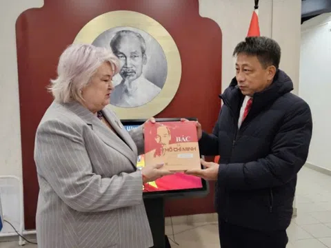 NXBGDVN thăm Saint Petersburg: Chuyến thăm tăng cường hợp tác giáo dục Việt Nam - Liên bang Nga