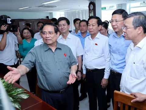 Thủ tướng kiểm tra vận hành chính quyền địa phương 2 cấp tại Cần Thơ