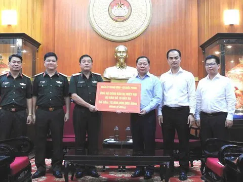 Tiếp nhận 10 tỷ đồng từ Quân ủy Trung ương, Bộ Quốc phòng ủng hộ đồng bào khắc phục hậu quả thiên tai