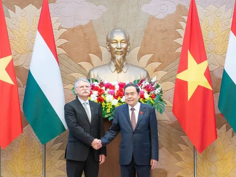 Chủ tịch Quốc hội Hungary Kover Laszlo kết thúc chuyến thăm chính thức Việt Nam