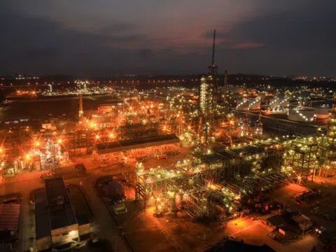 Bảo đảm an toàn tuyệt đối Nhà máy Lọc dầu Dung Quất trước cơn bão số 12