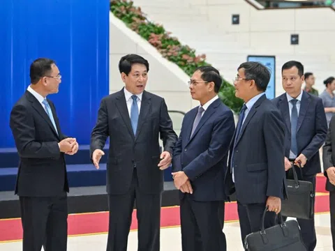Chủ tịch nước Lương Cường kiểm tra buổi tổng duyệt Lễ mở ký Công ước Hà Nội