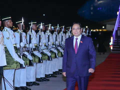Thủ tướng Phạm Minh Chính tới Kuala Lumpur, bắt đầu chuyến công tác dự Hội nghị Cấp cao ASEAN lần thứ 47