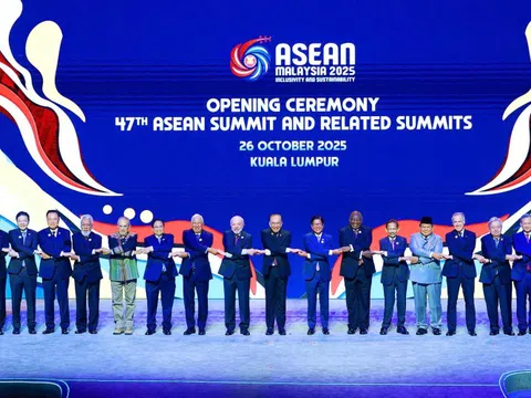 Thủ tướng dự khai mạc Hội nghị cấp cao ASEAN với 'dấu mốc lịch sử'