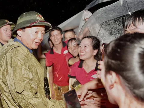 Phó Thủ tướng Trần Hồng Hà: Không để người dân nào thiếu đói, rét sau lũ