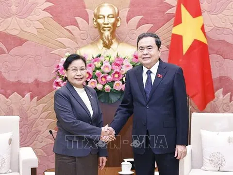 Chủ tịch Quốc hội tiếp Chánh án Tòa án nhân dân Tối cao Lào