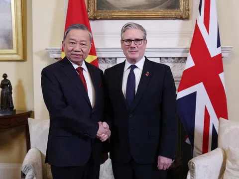 Thủ tướng Liên hiệp Vương quốc Anh và Bắc Ireland chủ trì Lễ đón chính thức và hội đàm với Tổng Bí thư Tô Lâm