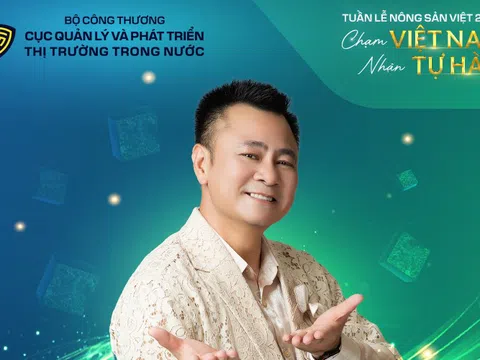 NSND Tự Long livestream bán gạo ST25 tại Tuần lễ Nông sản Việt