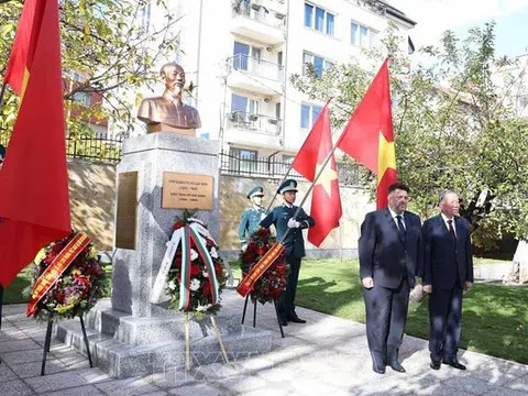 Khánh thành Tượng Chủ tịch Hồ Chí Minh tại Bulgaria